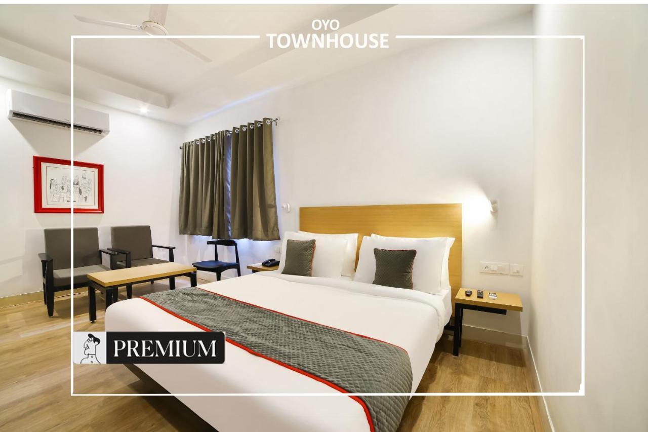 Oyo Townhouse 120 Shushant Lok Gurgaon Esterno foto