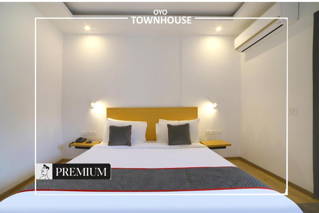 Oyo Townhouse 120 Shushant Lok Gurgaon Esterno foto