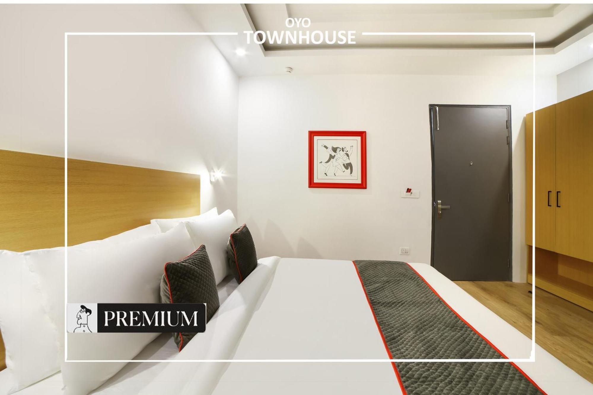 Oyo Townhouse 120 Shushant Lok Gurgaon Esterno foto