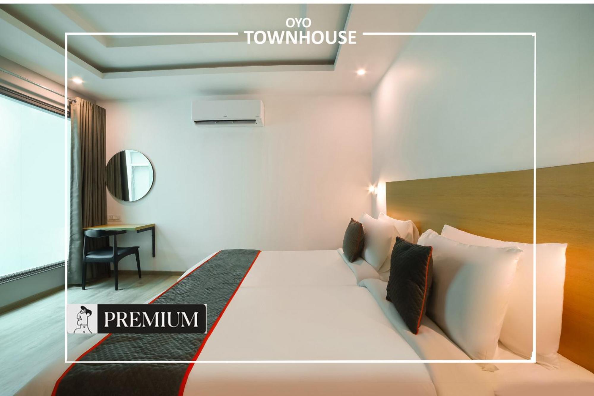 Oyo Townhouse 120 Shushant Lok Gurgaon Esterno foto