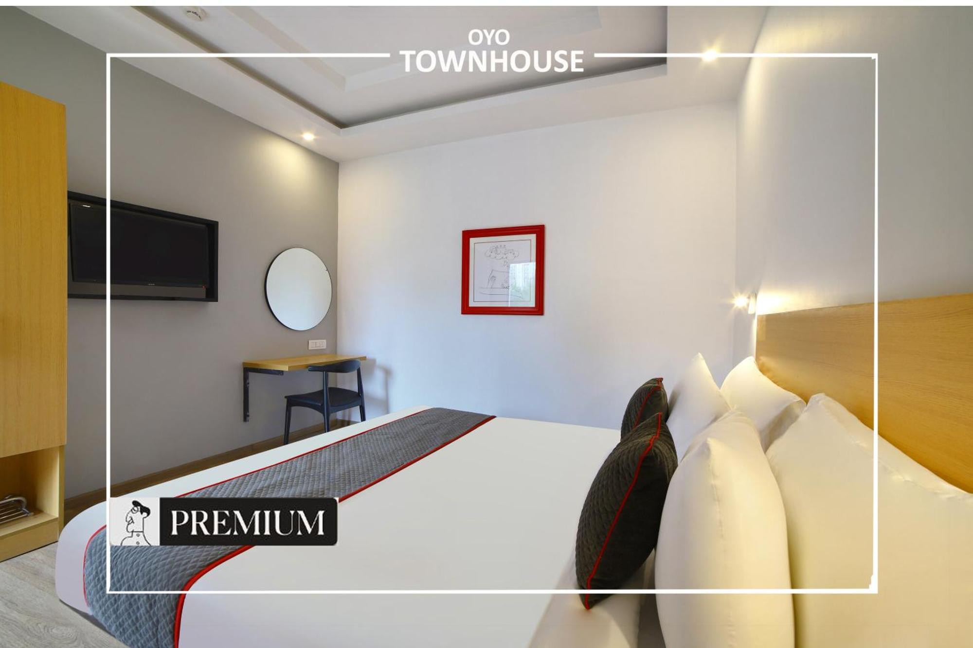 Oyo Townhouse 120 Shushant Lok Gurgaon Esterno foto