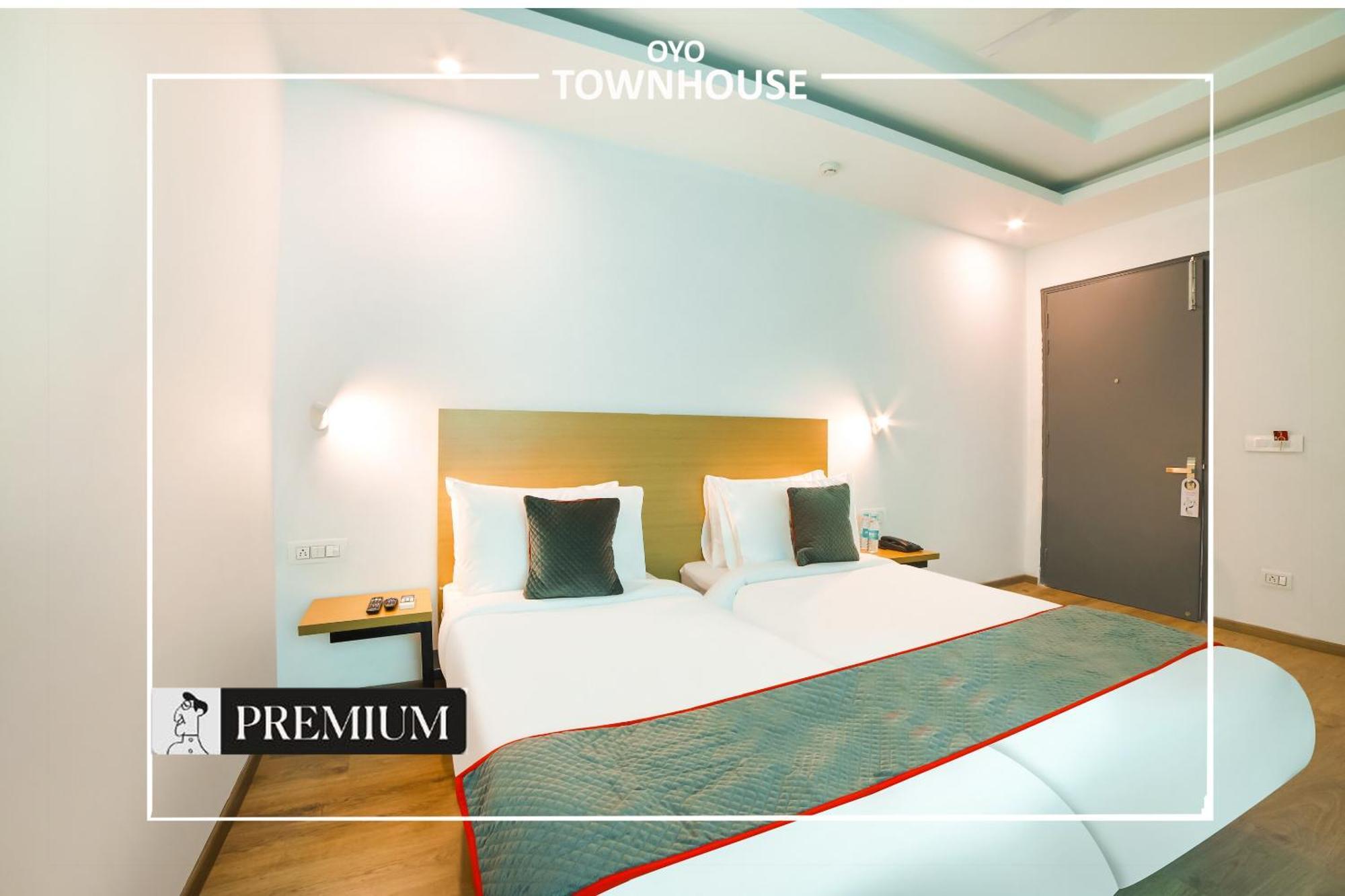 Oyo Townhouse 120 Shushant Lok Gurgaon Esterno foto
