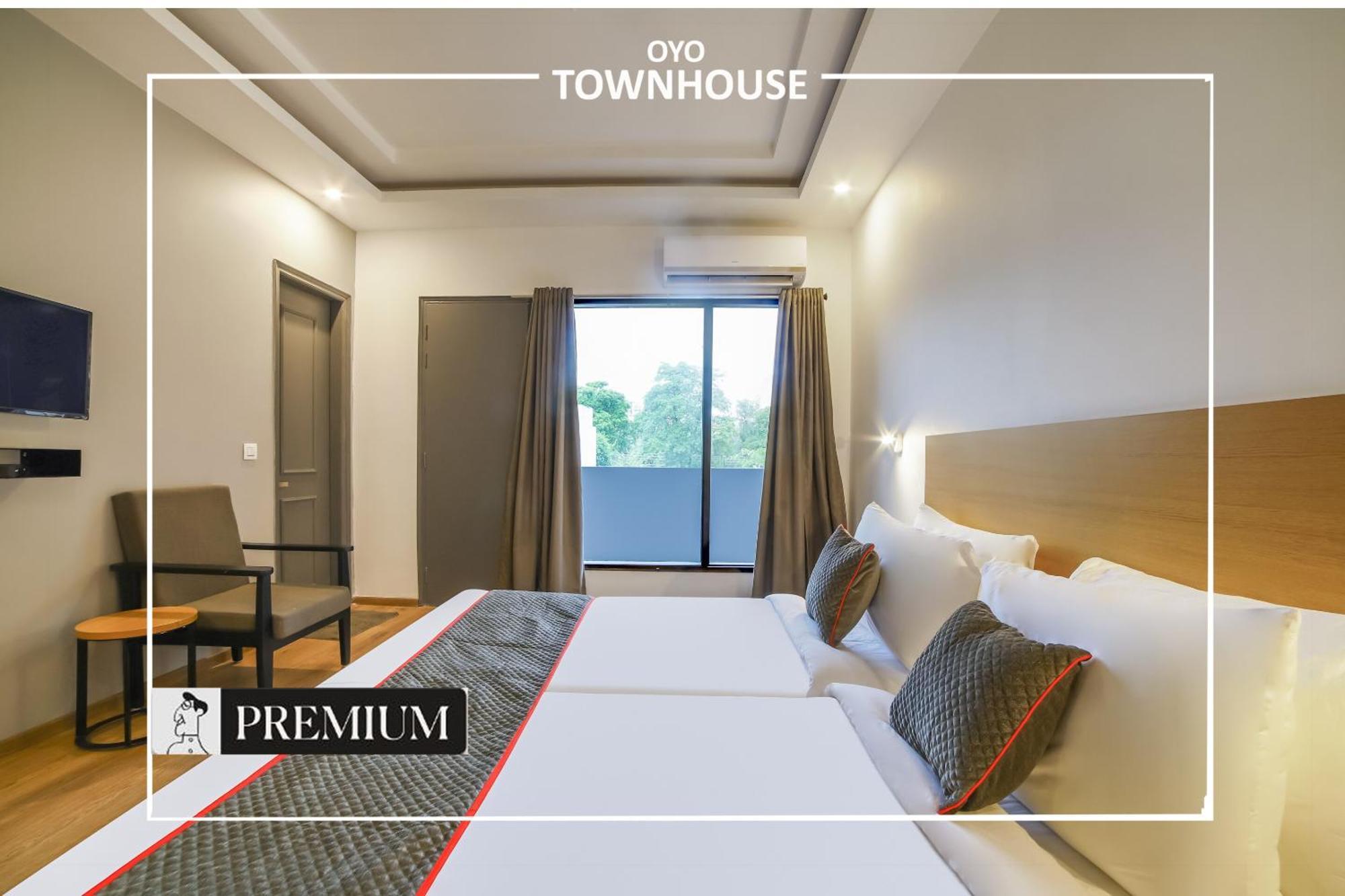 Oyo Townhouse 120 Shushant Lok Gurgaon Esterno foto