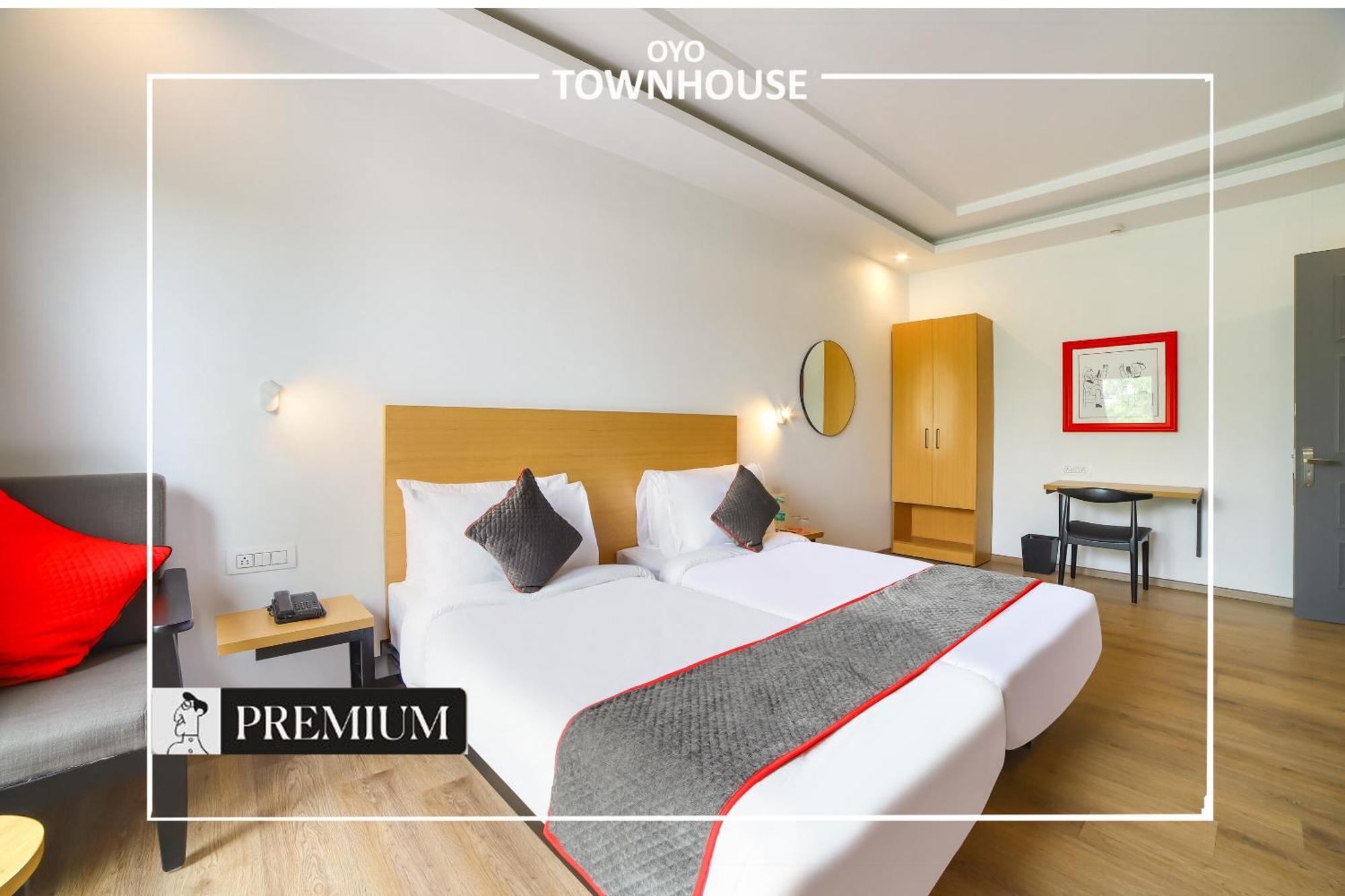 Oyo Townhouse 120 Shushant Lok Gurgaon Esterno foto