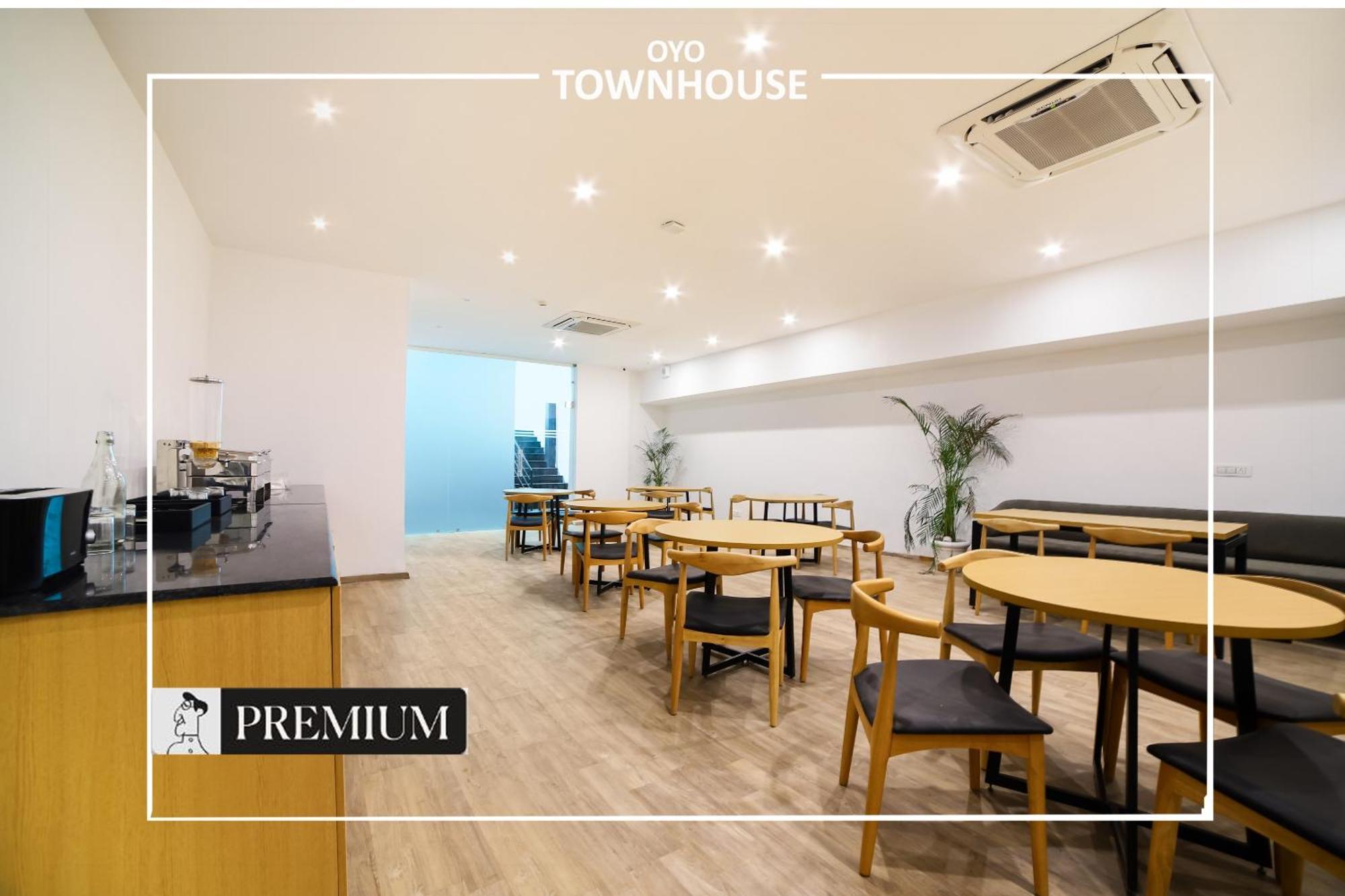 Oyo Townhouse 120 Shushant Lok Gurgaon Esterno foto