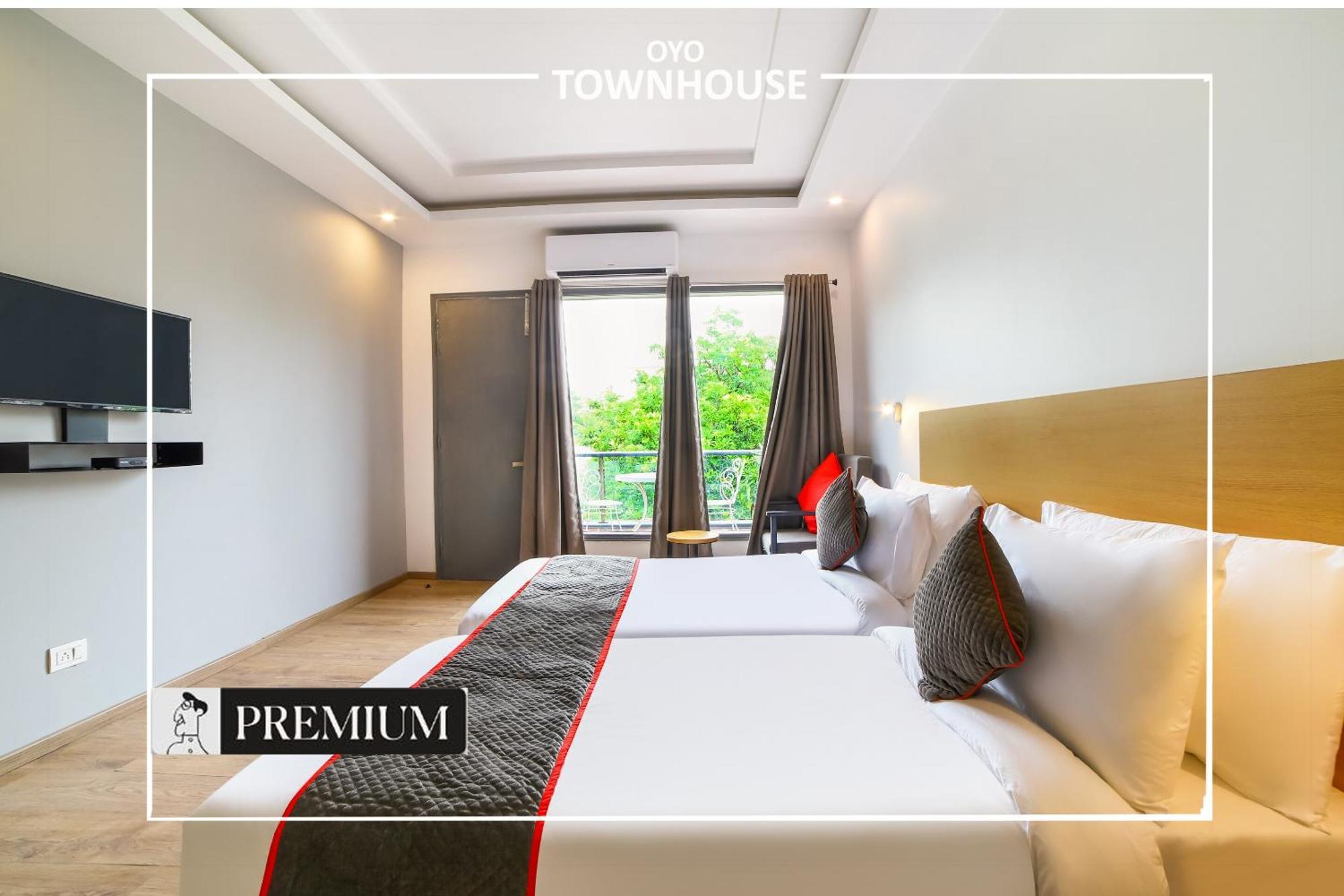 Oyo Townhouse 120 Shushant Lok Gurgaon Esterno foto