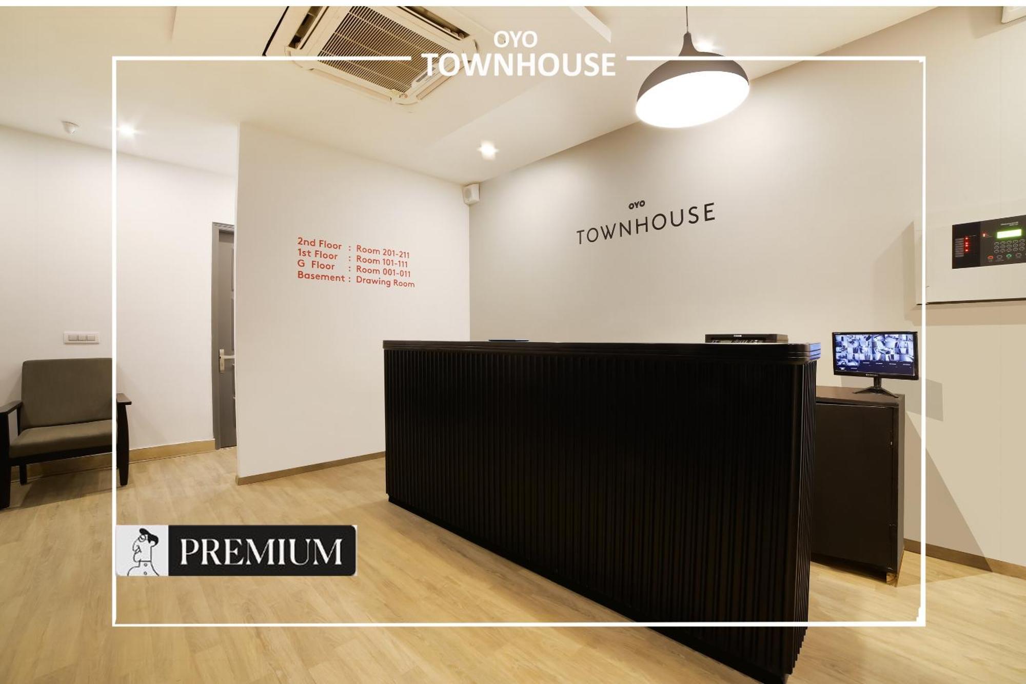 Oyo Townhouse 120 Shushant Lok Gurgaon Esterno foto
