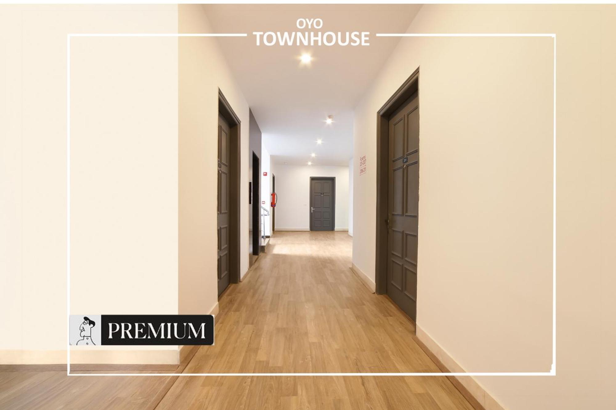 Oyo Townhouse 120 Shushant Lok Gurgaon Esterno foto