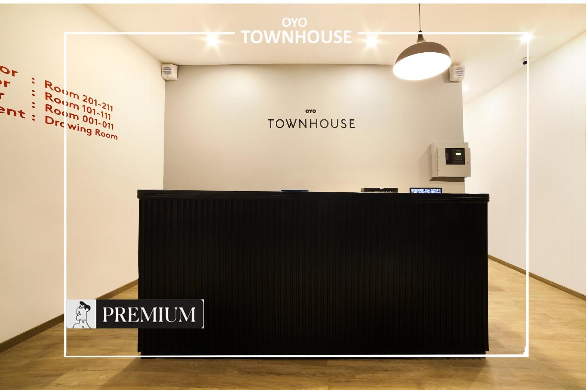 Oyo Townhouse 120 Shushant Lok Gurgaon Esterno foto