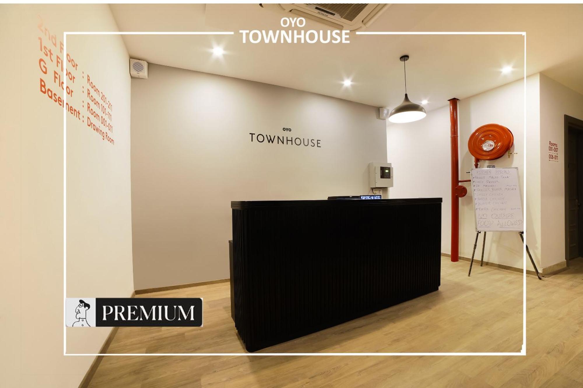 Oyo Townhouse 120 Shushant Lok Gurgaon Esterno foto