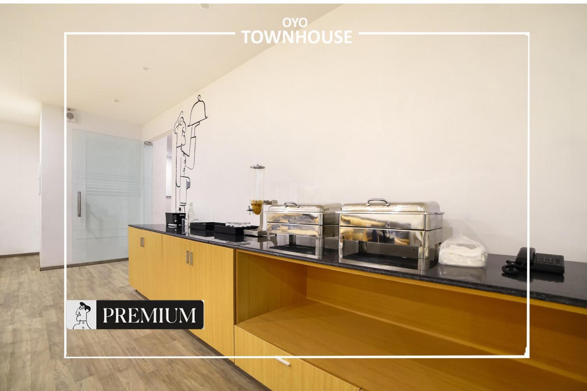 Oyo Townhouse 120 Shushant Lok Gurgaon Esterno foto